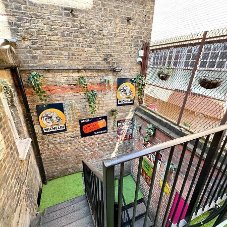 Pink Door Guesthouse Лондон Экстерьер фото