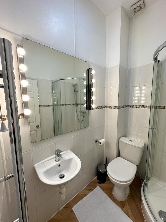 Pink Door Guesthouse Лондон Экстерьер фото