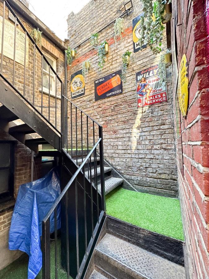 Pink Door Guesthouse Лондон Экстерьер фото