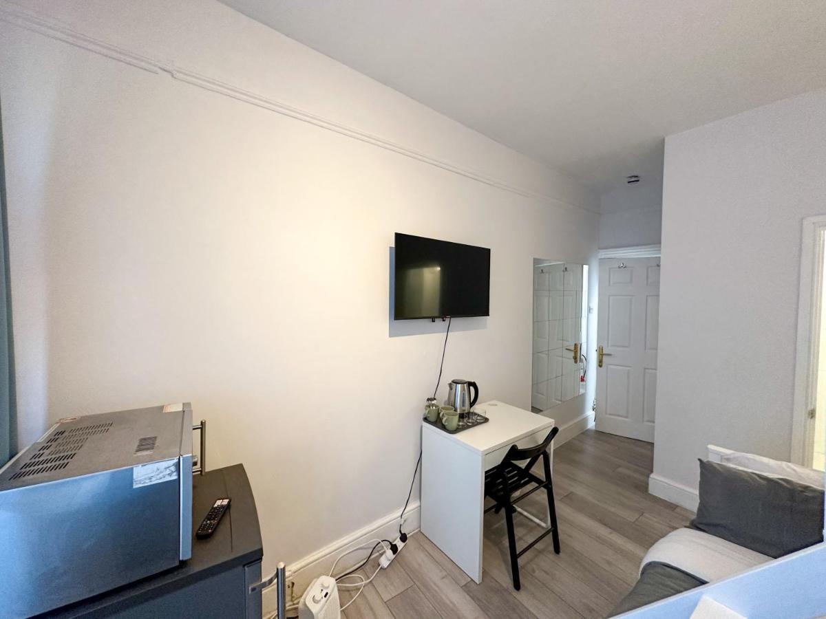 Pink Door Guesthouse Лондон Экстерьер фото